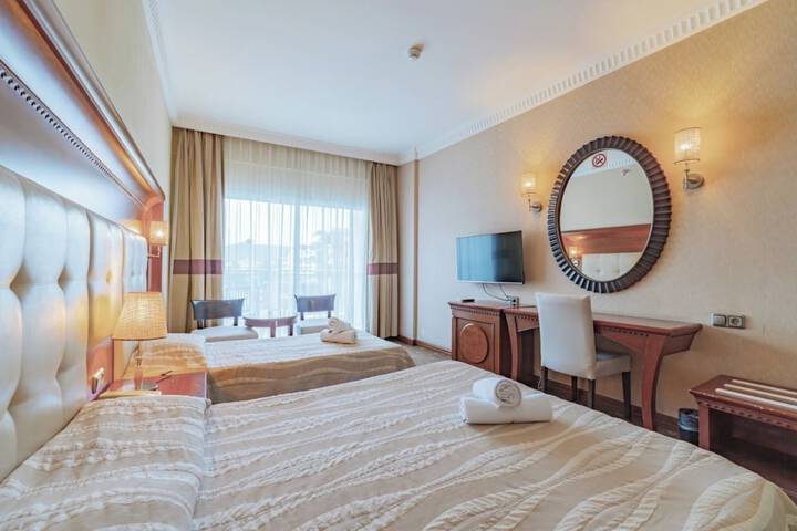 Room 18 of 119