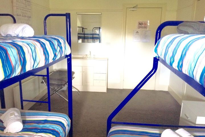 Room 16 of 34