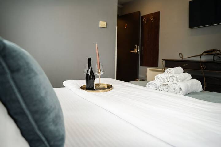 Room 3 of 18