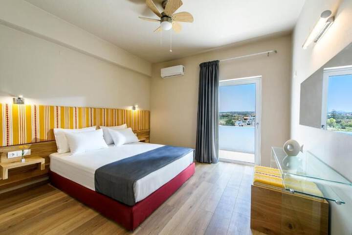 Room 32 of 112