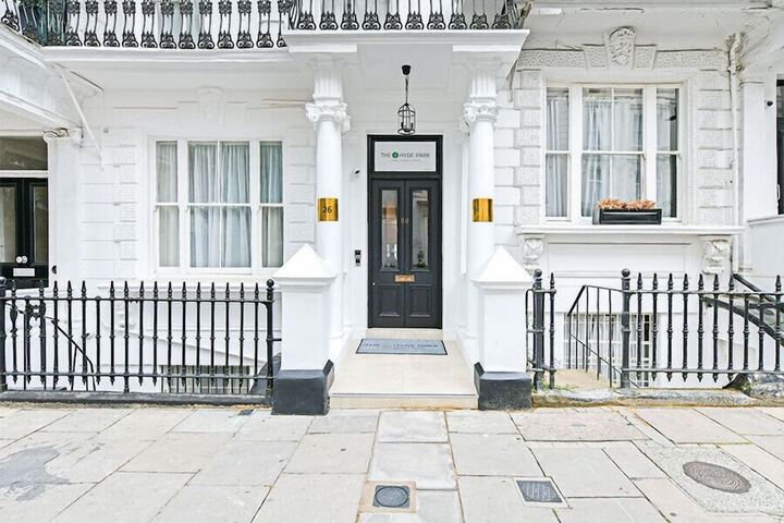 The J Hyde Park Hotel