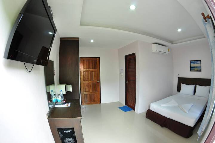 Room 5 of 37