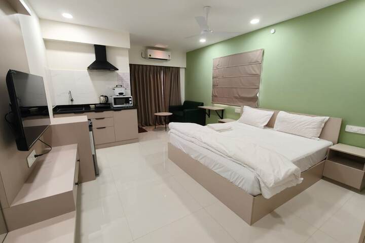 Room 11 of 25