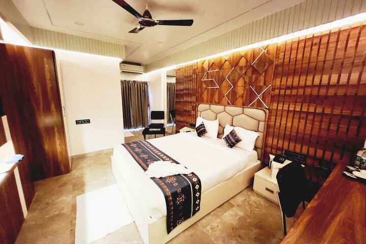 Room 17 of 41
