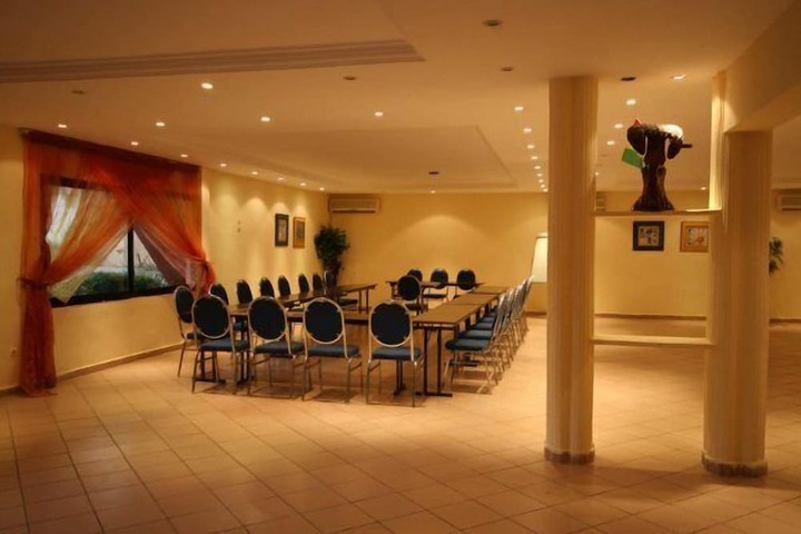 Meeting facility