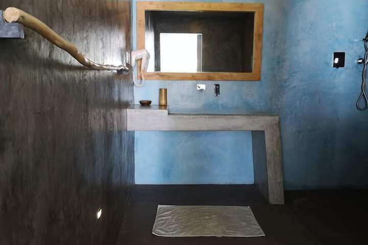 Room 10 of 14
