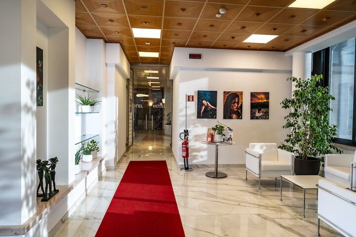Hotel 3 of 28