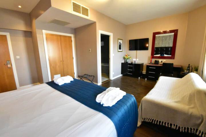 Room 104 of 182