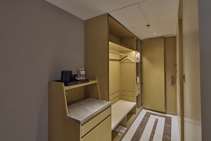 Room 35 of 126