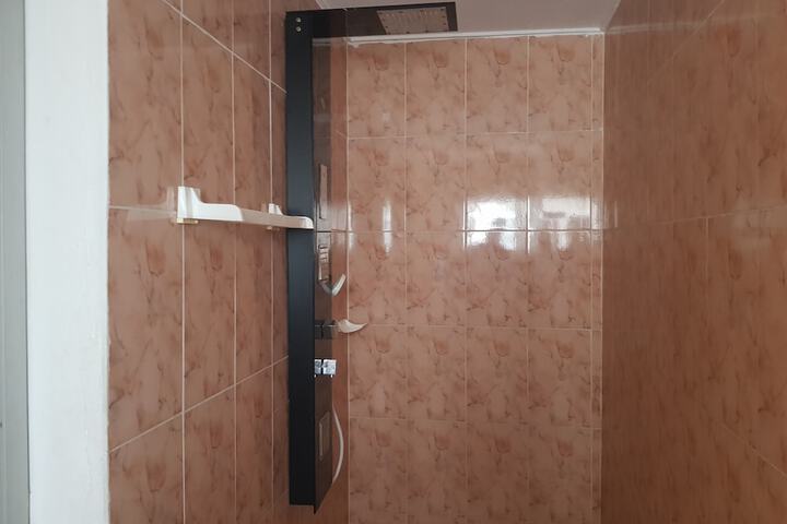 Room 93 of 130