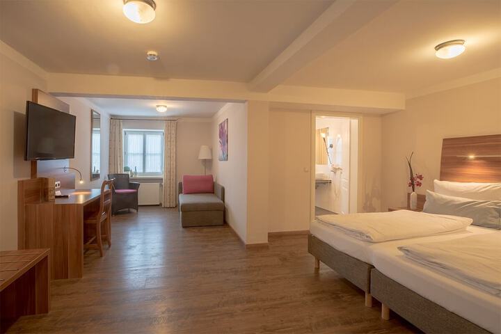 Room 28 of 111