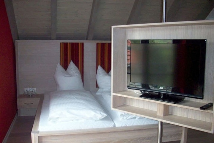 Room 16 of 44