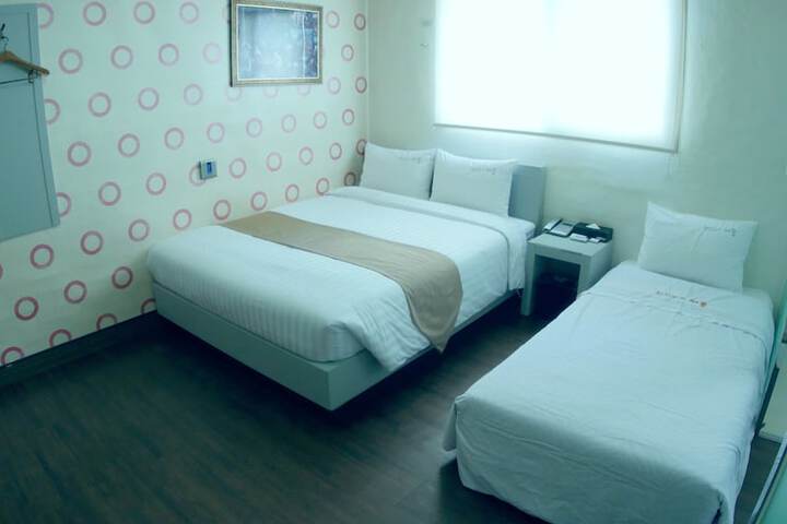 Room 25 of 81