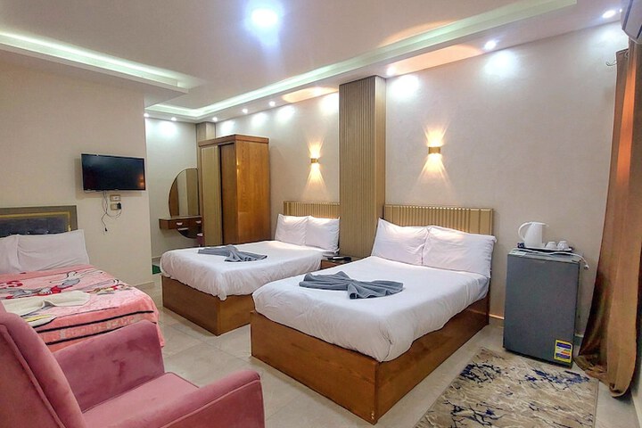 Room 8 of 35