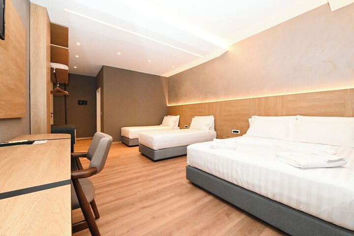 Room 33 of 51