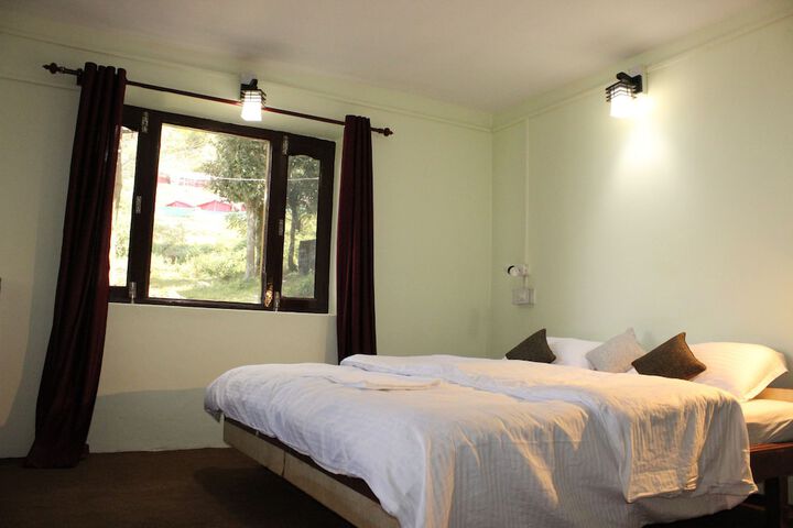Room 8 of 32