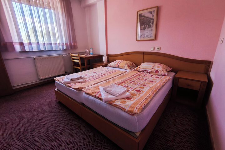 Room 28 of 54