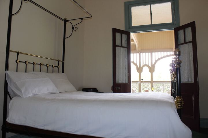 Room 8 of 52