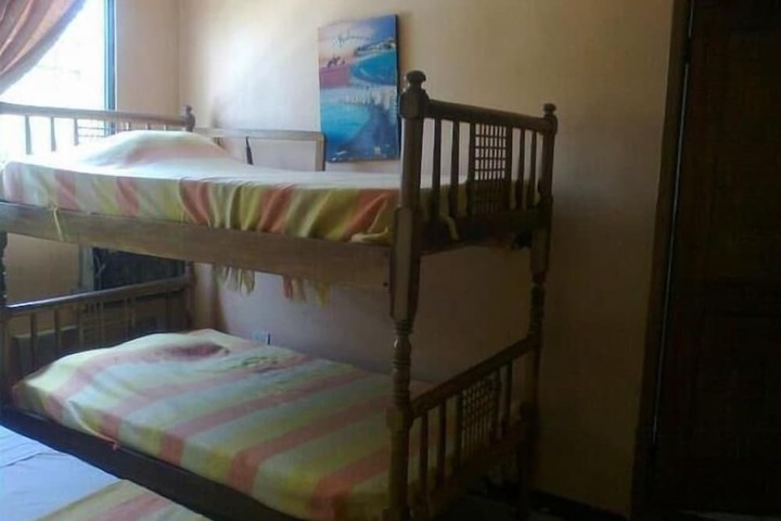Room 18 of 32
