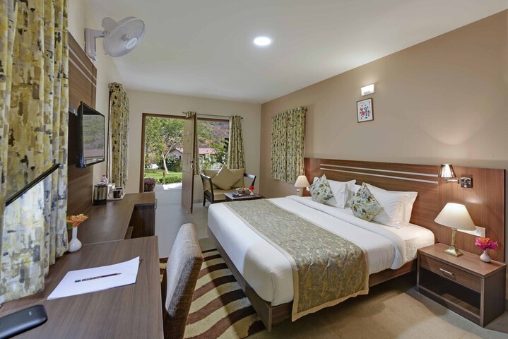 Room 4 of 12