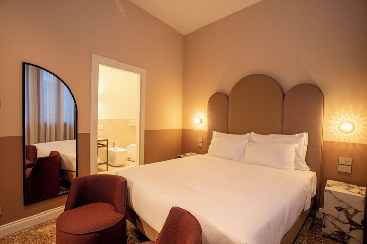 Room 20 of 109