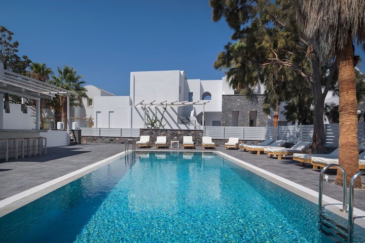 Hotel with Pool