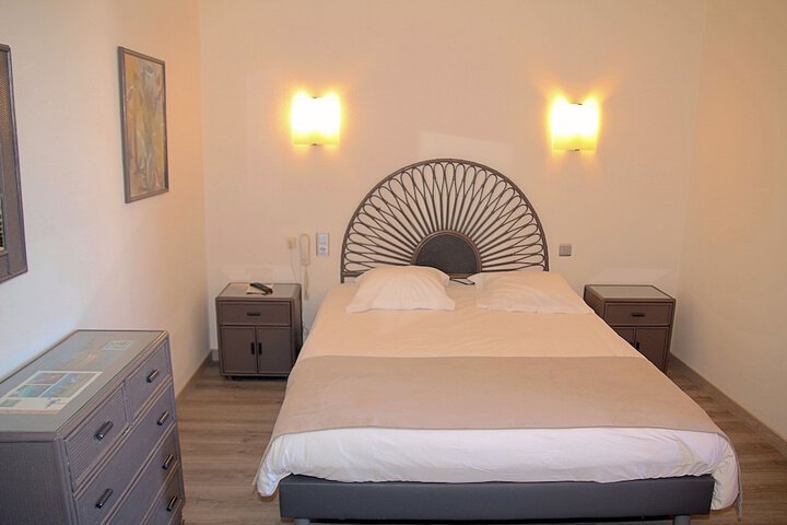 Room 4 of 41