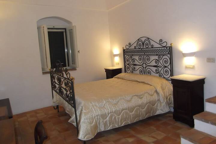 Room 9 of 37