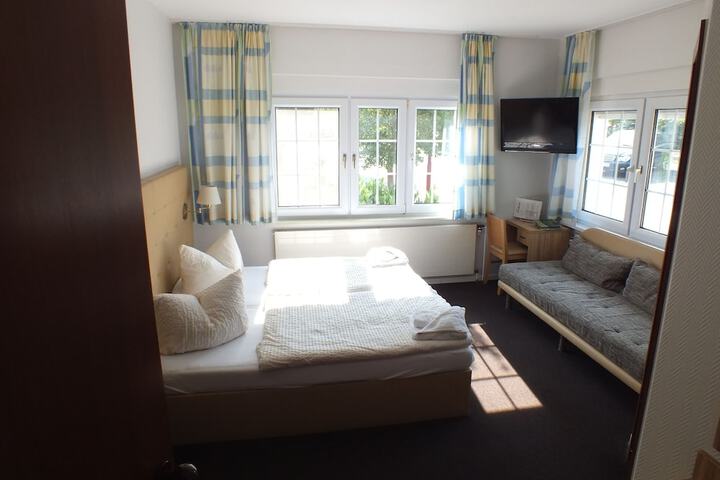 Room 3 of 29