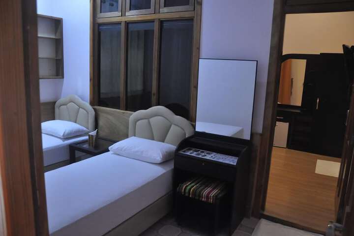 Room 20 of 76