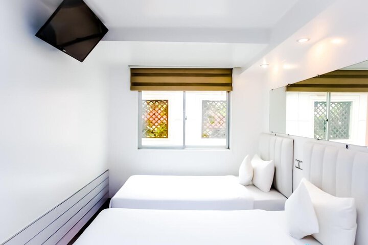 Room 26 of 66