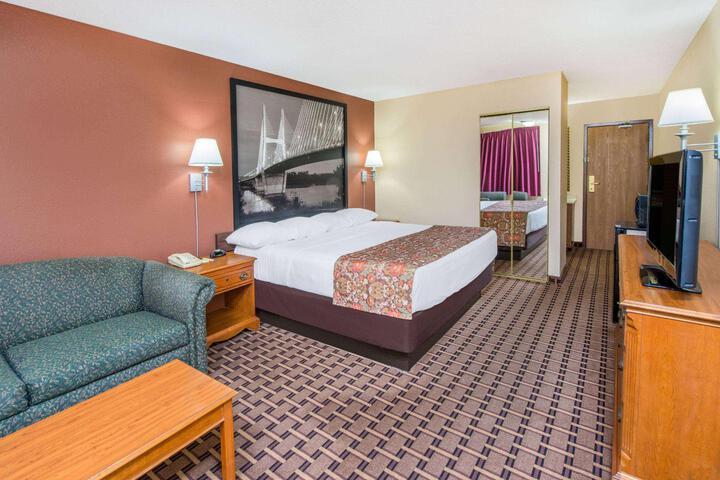 1 King Bed Deluxe Mobility Accessible (11 of 11)