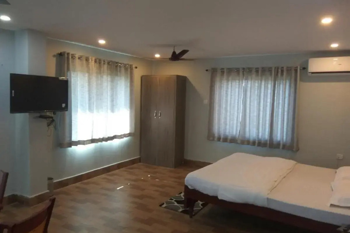 Room 11 of 11