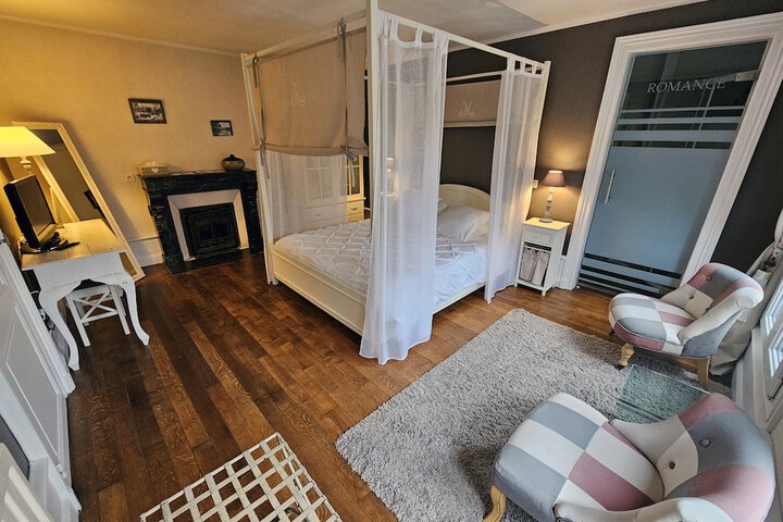 Room 25 of 64