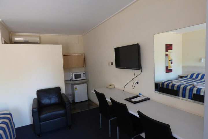 Room 3 of 43