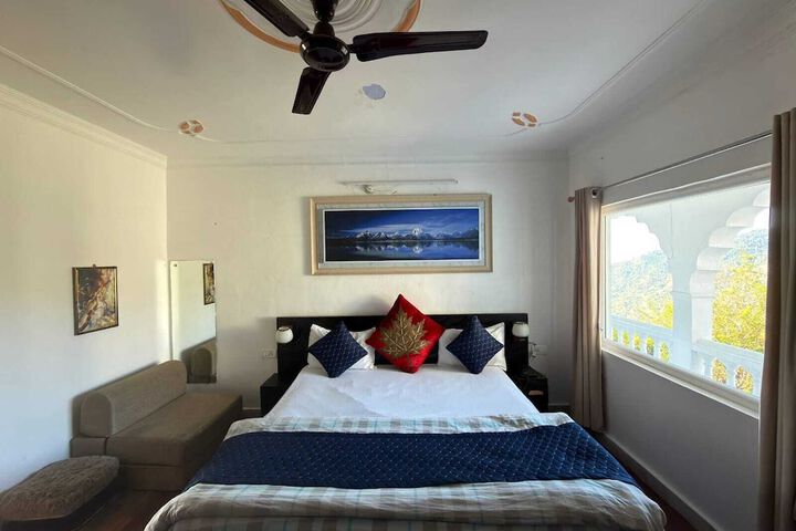 Room 17 of 44