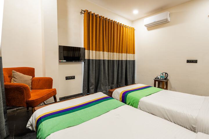 Room 75 of 106
