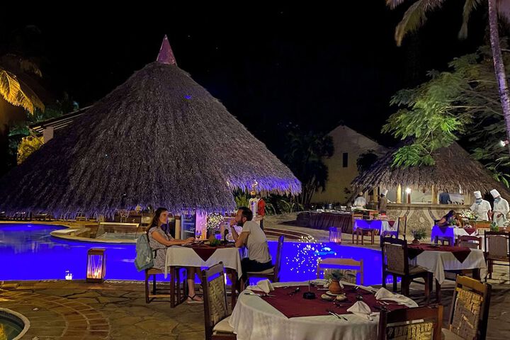 Dining 82 of 143