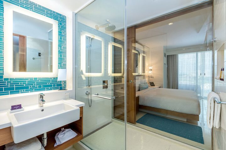 Room 108 of 293