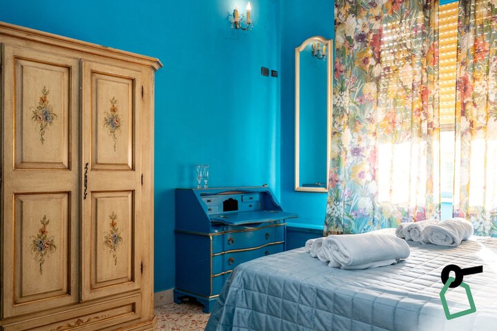 Room 28 of 38