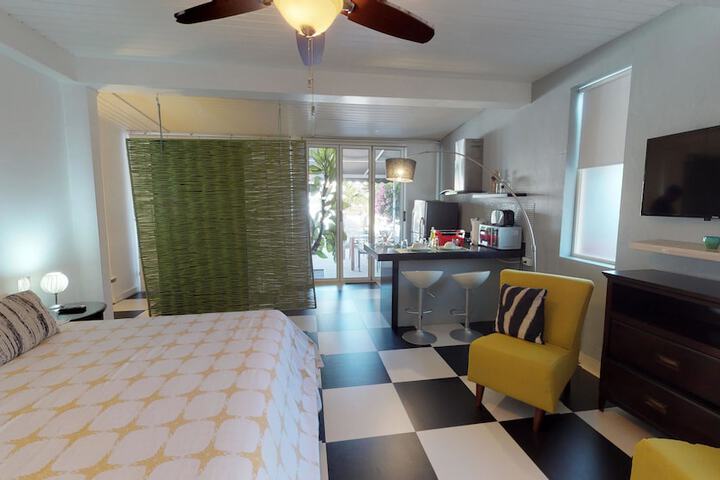 Room 26 of 118