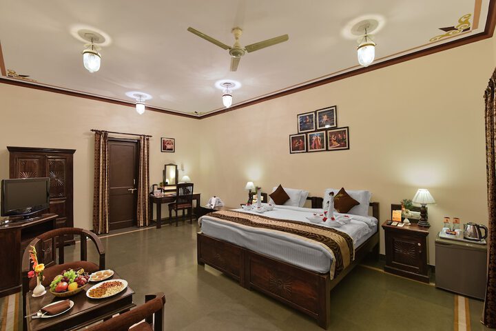 Room 3 of 51