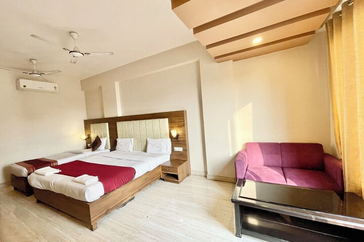 Room 12 of 41