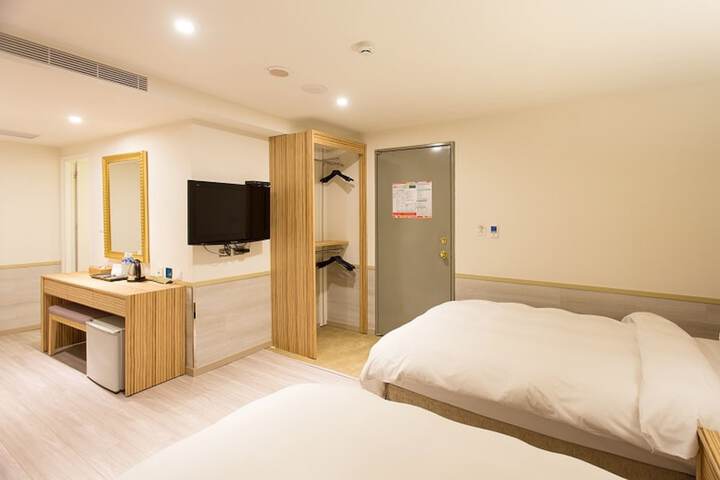 Room 17 of 72
