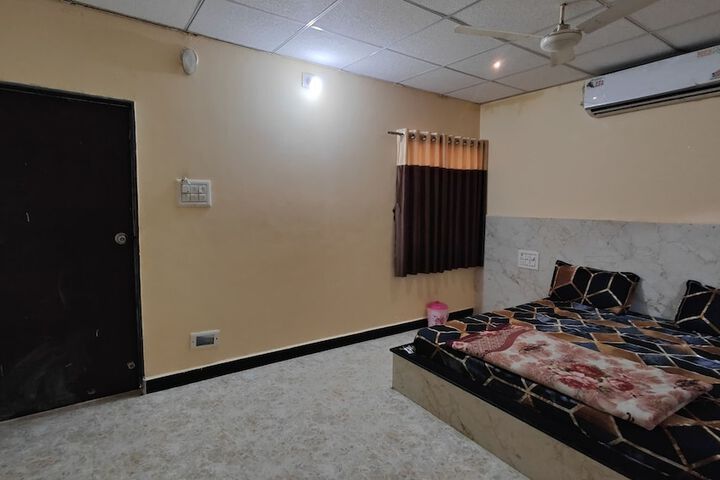 Room 2 of 12