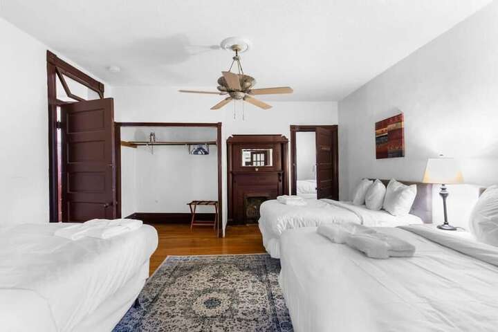 Room 4 of 38