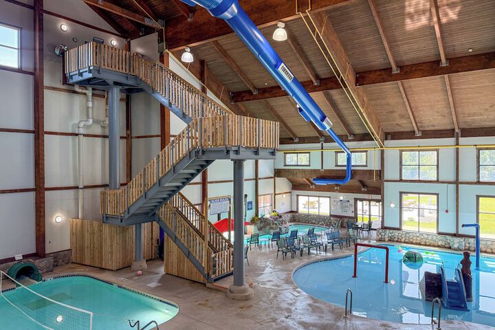 Pool Hotel