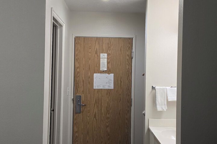 Room 7 of 33