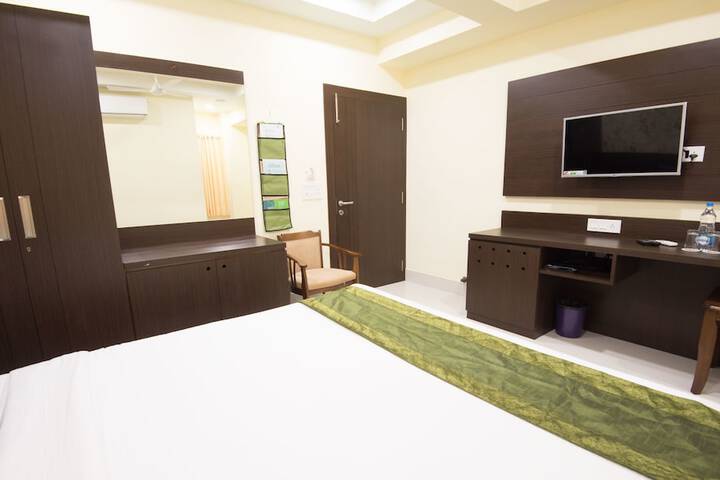 Room 25 of 46