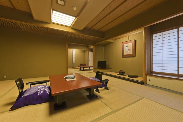 Room 3 of 18